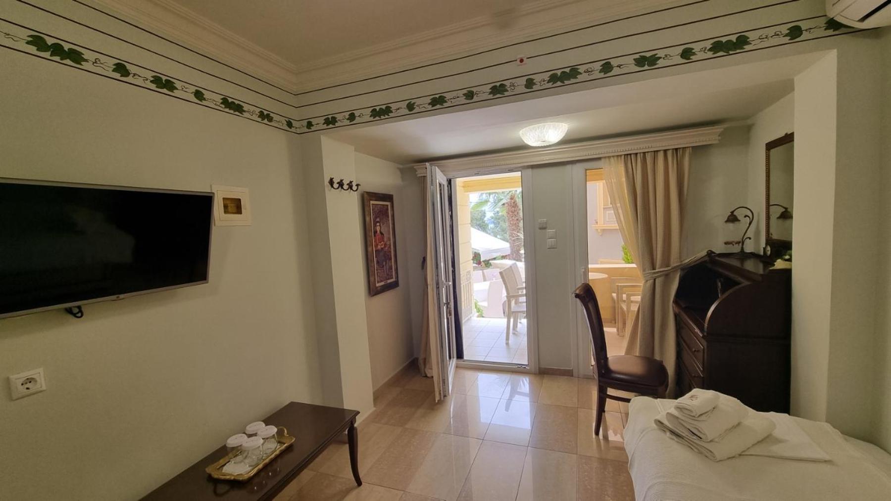 Enavlion Hotel