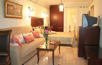 Hotel Enavlion 4*