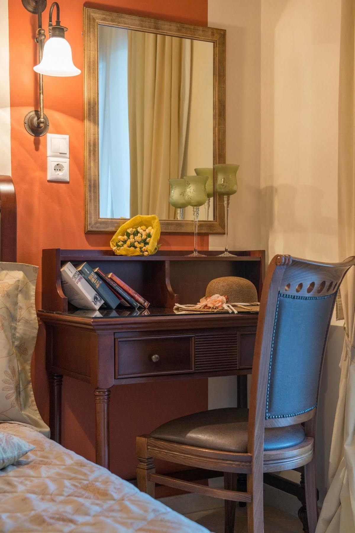 Enavlion Hotel